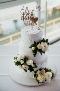 White flower cake sprays